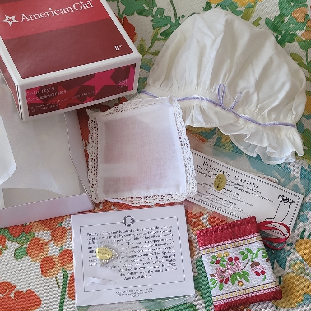 American Girl Felicity's White Bonnet and Floral Pouch Set